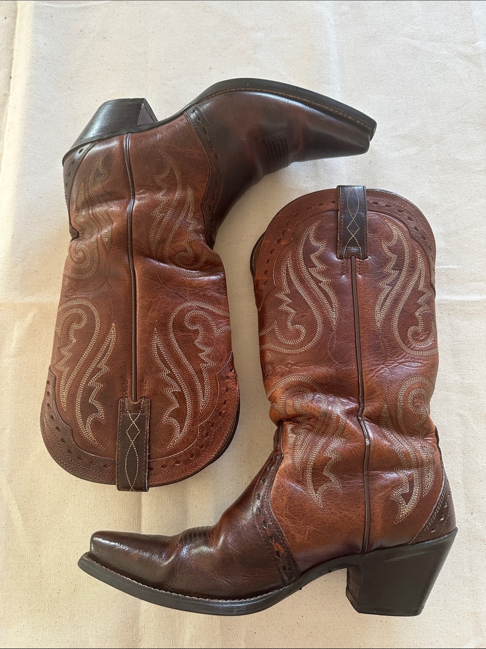 Ariat Heritage Embroidery Snip Toe Cowboy Boots - Picture 2 of 15